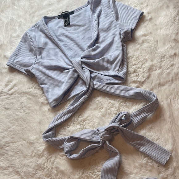 NWT forever 21 wraparound crop top - SIZE: XS - Picture 1 of 3